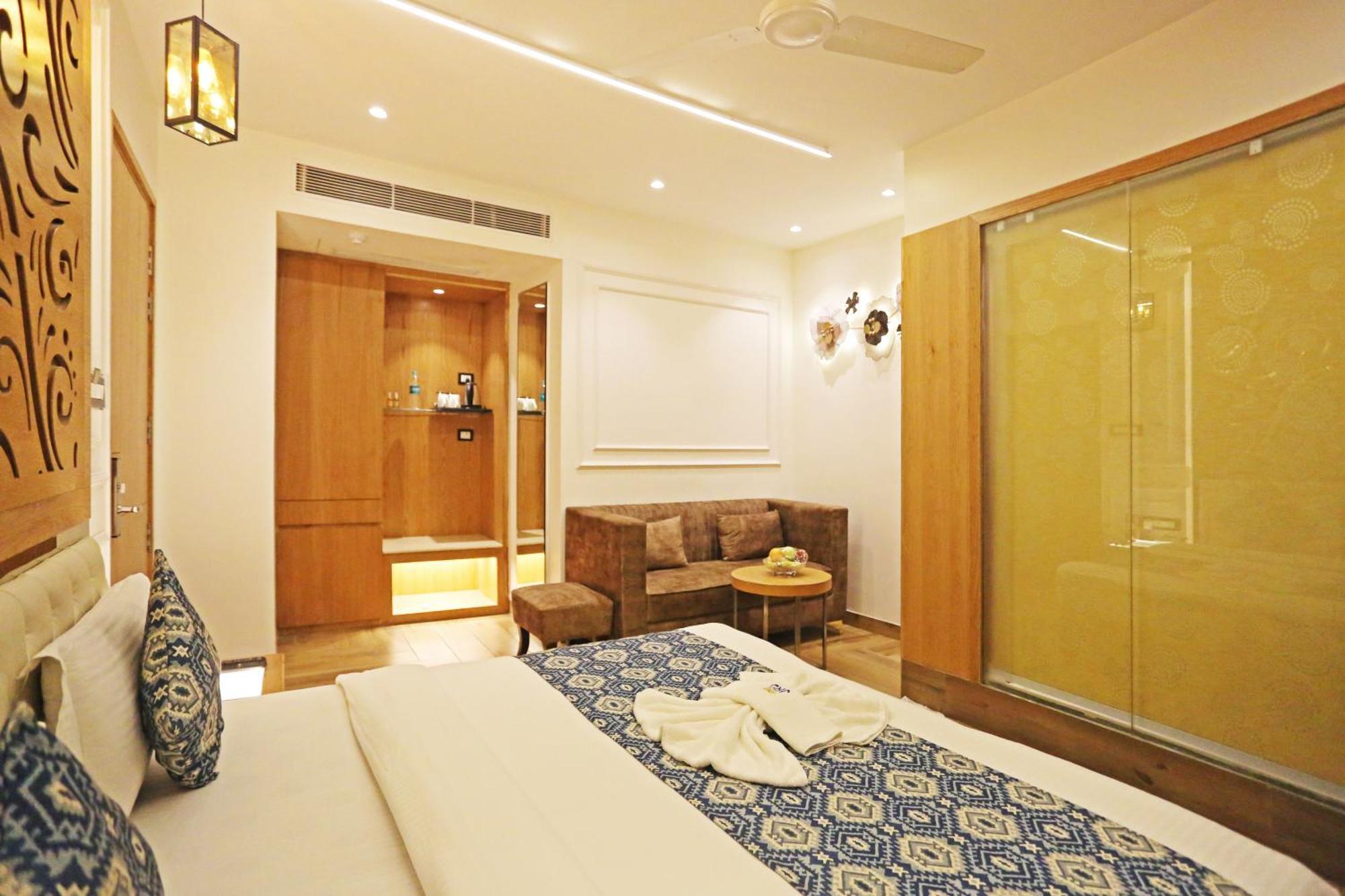 Jrd Luxury-Business Hotel New Delhi Exterior photo