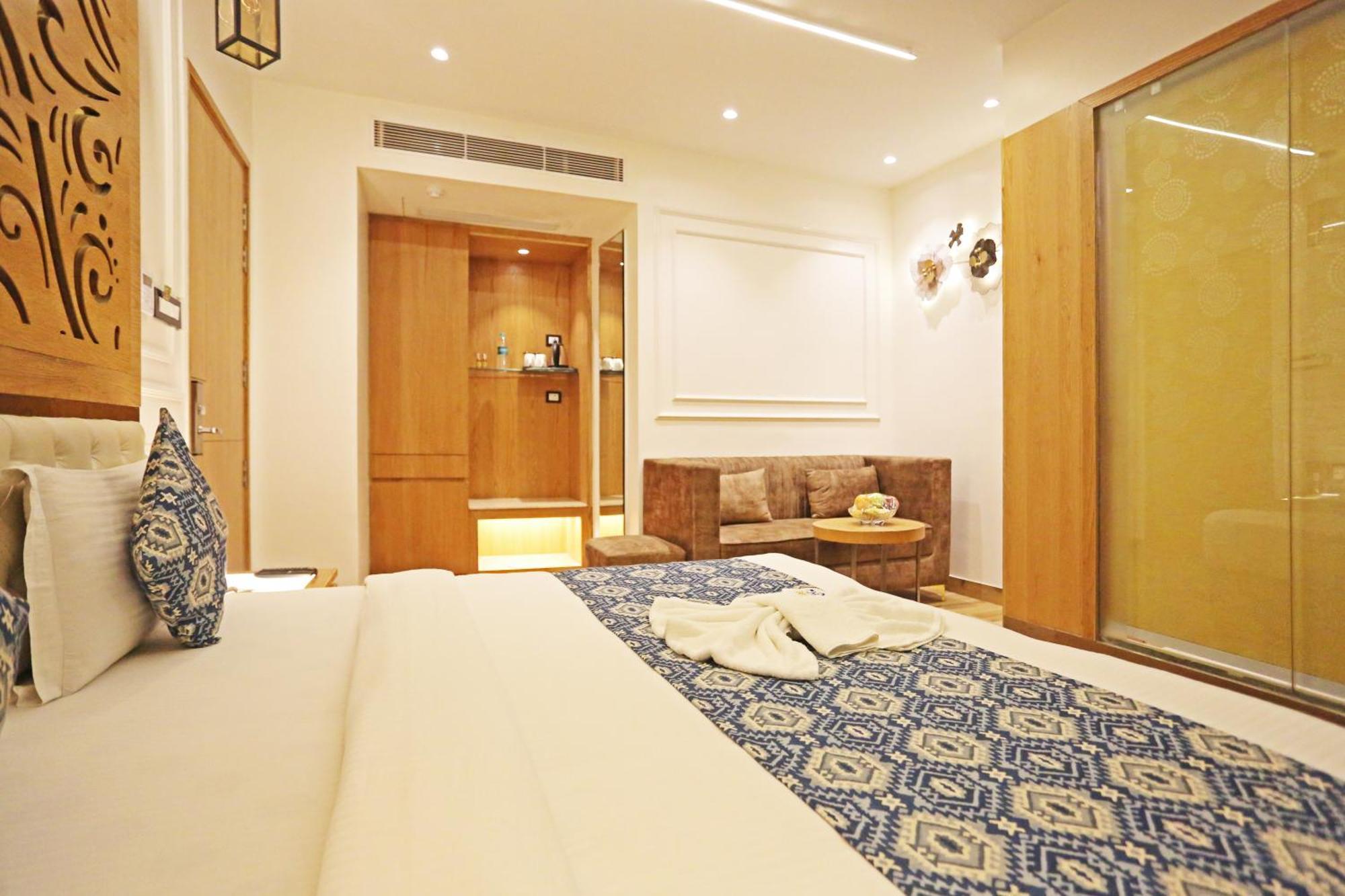 Jrd Luxury-Business Hotel New Delhi Exterior photo