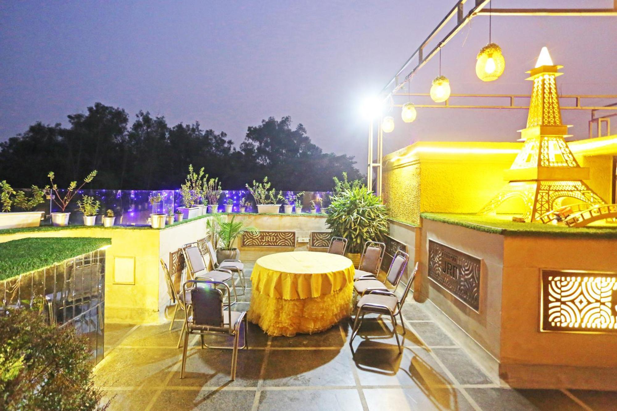 Jrd Luxury-Business Hotel New Delhi Exterior photo
