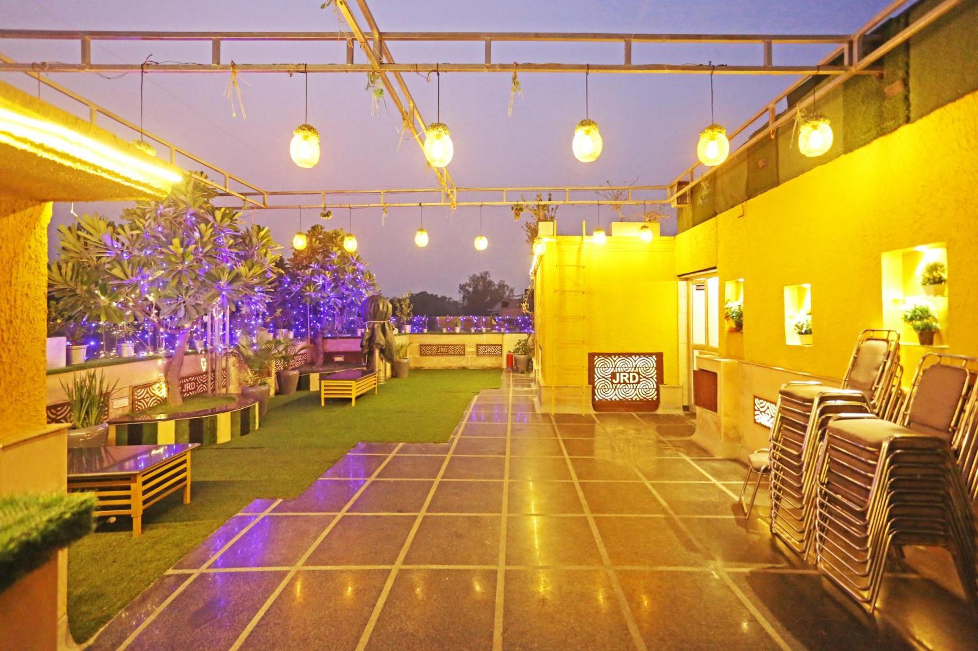 Jrd Luxury-Business Hotel New Delhi Exterior photo
