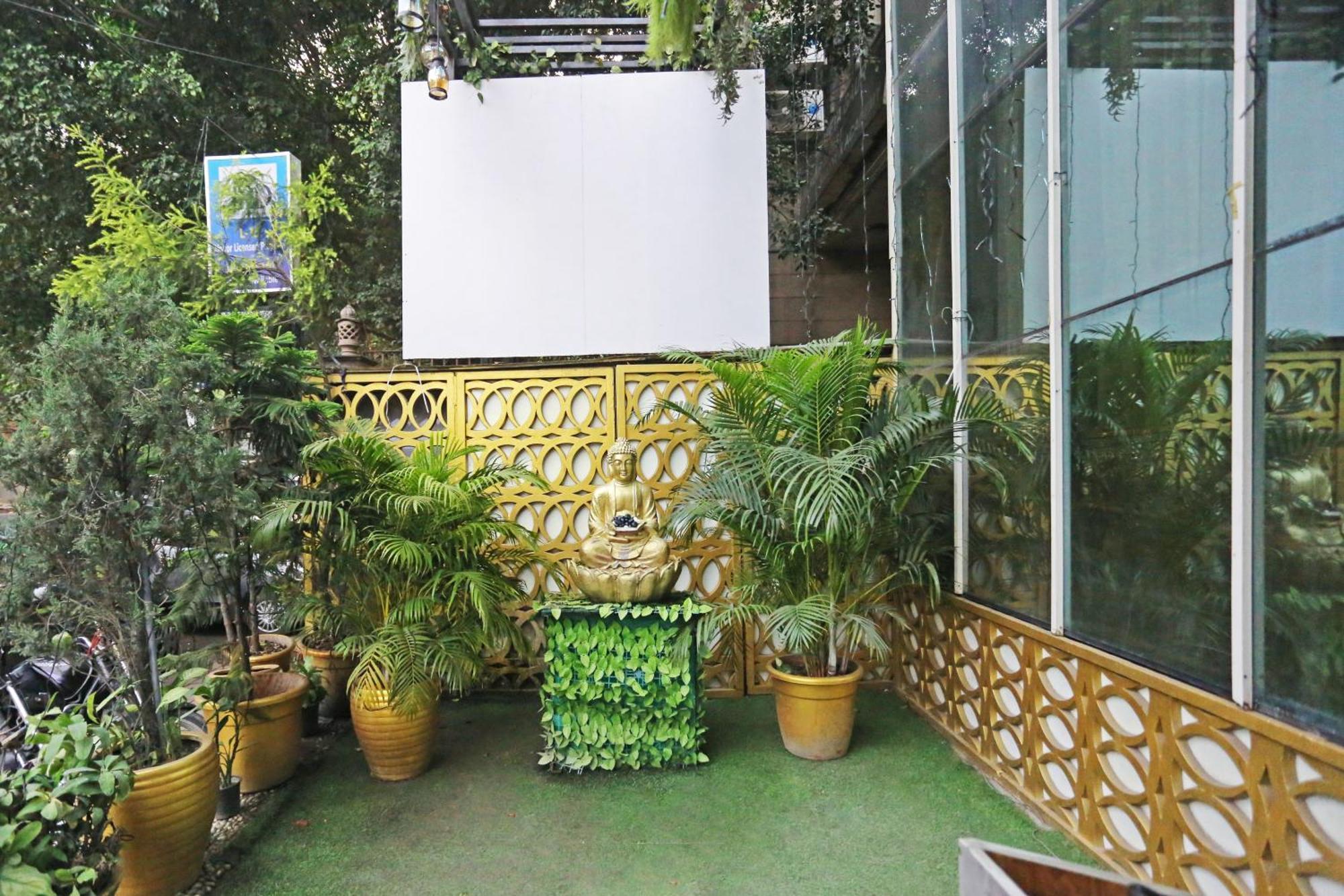 Jrd Luxury-Business Hotel New Delhi Exterior photo