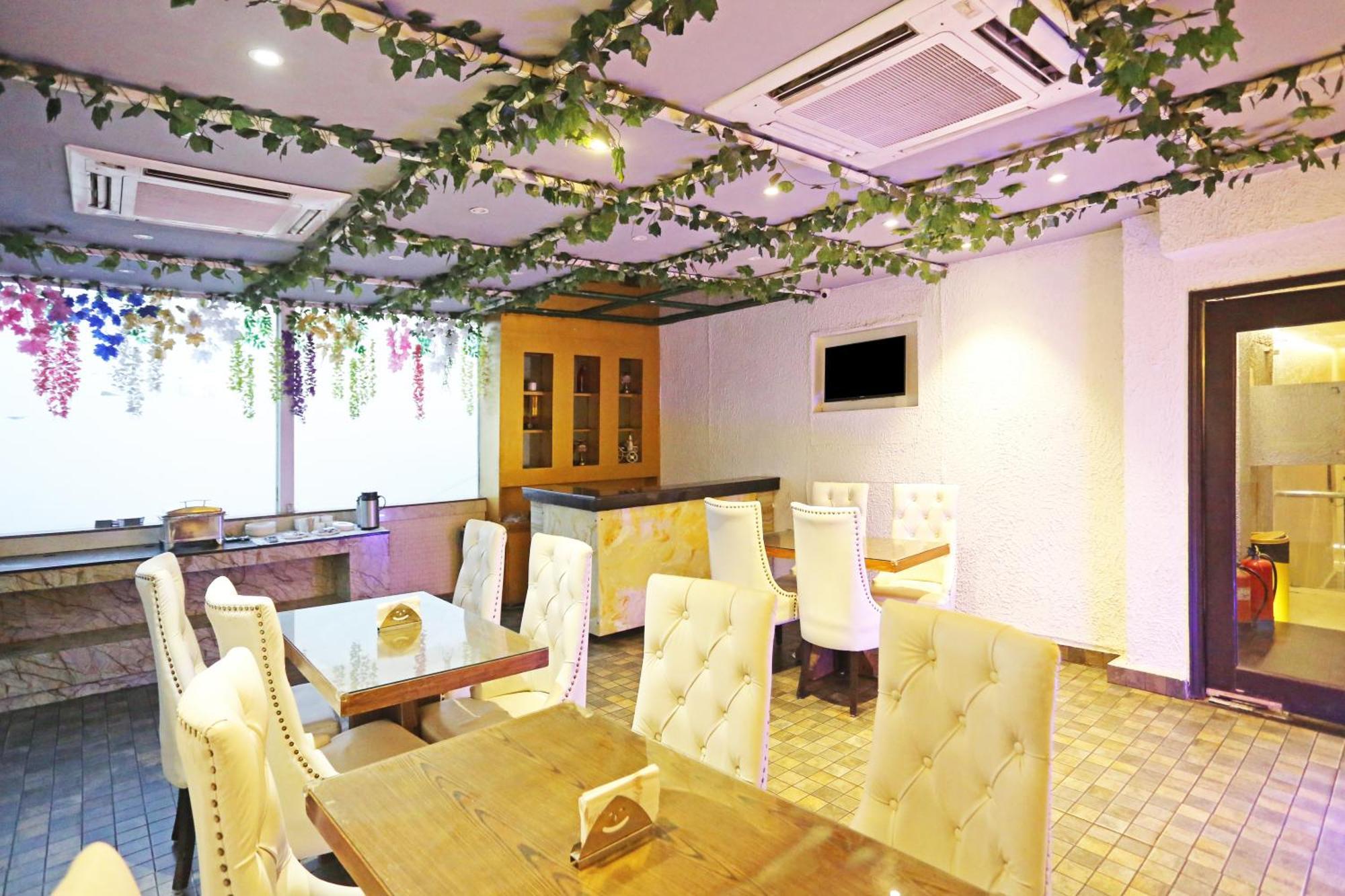 Jrd Luxury-Business Hotel New Delhi Exterior photo