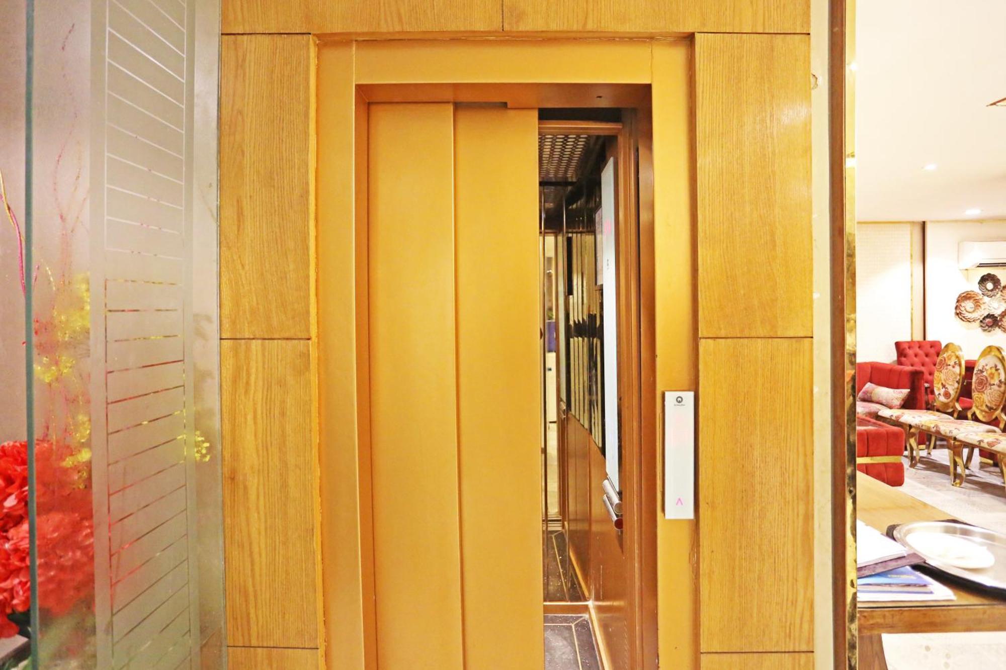 Jrd Luxury-Business Hotel New Delhi Exterior photo